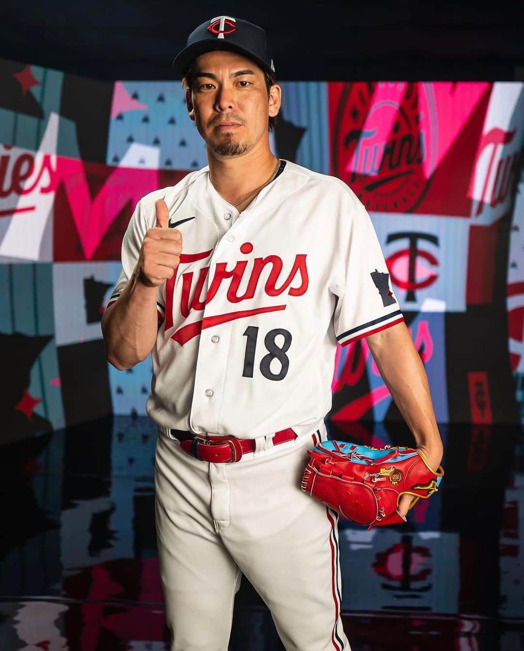 のインスタグラム：「Today is my 35th birthday🎂  4月11日で35歳になりました！ 日本でもアメリカでもチームの中では いつのまにか上のほうの年齢になってしまいました😅 ベテランってキャラではないと思うので 変わらずに心の中は若々しく 常に成長できるように頑張っていきます！  みなさんのおめでとうのコメントで パワーをください💪🙇‍♂️笑 よろしくお願いします🎂😌  #誕生日 #4月11日 #35歳 #同じ誕生日の方 #おめでとうございます」