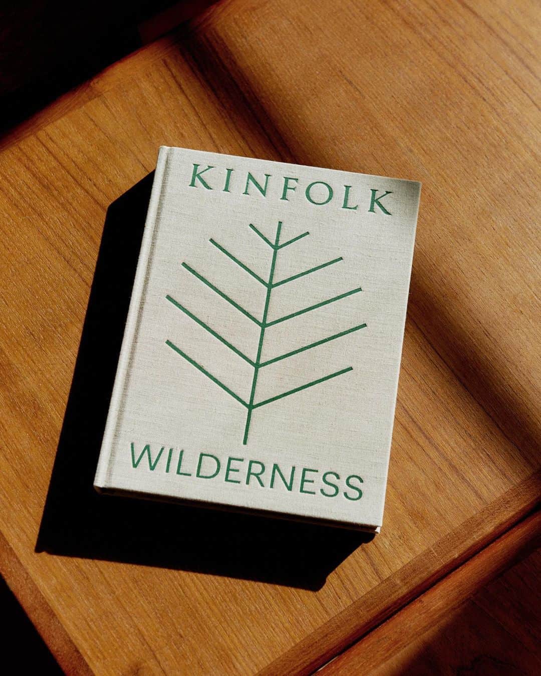 Kinfolk Magazineさんのインスタグラム写真 - (Kinfolk MagazineInstagram)「Kinfolk Wilderness is out today! 🏕️ Featuring 18 new travel stories that will immerse you in a world of outstanding natural beauty, the book seeks to capture the universal thrill of discovery—and help you find a version of "outdoorsy" that works for both you and the planet. You’ll find entry points into bucolic European idylls from Denmark to Romania, discover new hut to hut hiking trails in New Zealand and learn how to stargaze in the haunting dark-sky deserts of California. Secure your copy now at kinfolk.com/shop.」4月11日 22時03分 - kinfolk