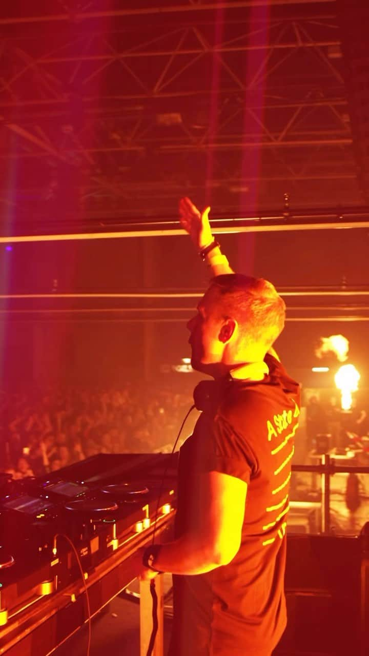 Armin Van Buurenのインスタグラム：「So excited to be brining @asotlive to the Dockyards in London on July 2nd🔥 Who’s joining?! ⬇️ #asot」