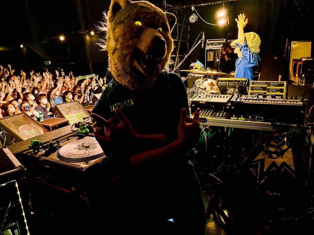 Man With A Missionのインスタグラム