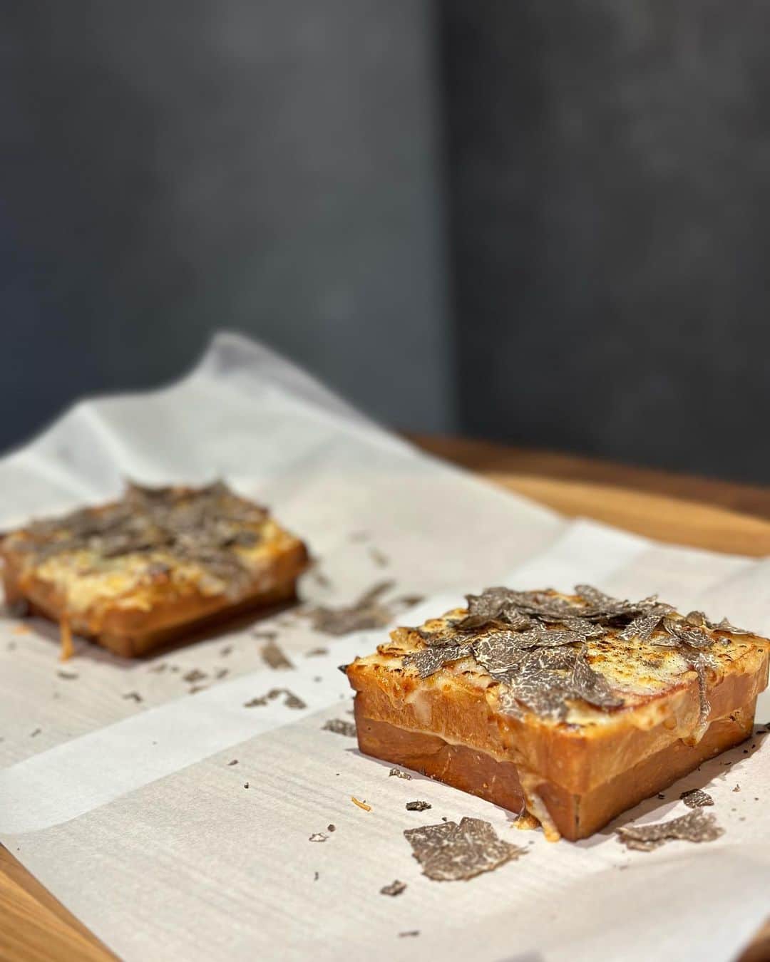鈴木詩織のインスタグラム：「美味しかったトリュフのクロックムッシュ🥪  忘れないようにメモメモ📝 また行きたいな〜🐣」