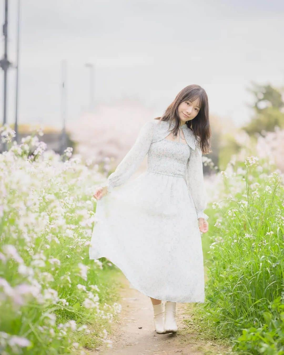 涼風あきさんのインスタグラム写真 - (涼風あきInstagram)「春だね～ 桜、本当にキレイ🌸                  . . #portraitphotography #ポートレート#東京カメラ部 #写真好きな人と繋がりたい #透明感のある世界 #jp_mood #サロンモデル #作品撮り #오오티디 #전신샷 #ポートレート撮影 #被写体 #fashion #japanesegirl #moodyports #camera #portrait #二子玉川 #cherryblossom #桜 #春」4月11日 22時19分 - s_aki69_