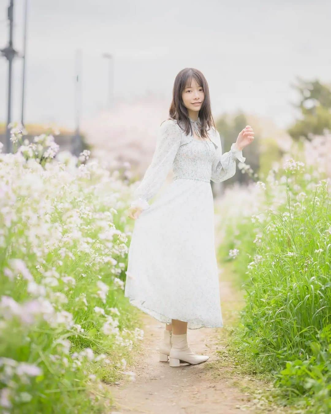 涼風あきさんのインスタグラム写真 - (涼風あきInstagram)「春だね～ 桜、本当にキレイ🌸                  . . #portraitphotography #ポートレート#東京カメラ部 #写真好きな人と繋がりたい #透明感のある世界 #jp_mood #サロンモデル #作品撮り #오오티디 #전신샷 #ポートレート撮影 #被写体 #fashion #japanesegirl #moodyports #camera #portrait #二子玉川 #cherryblossom #桜 #春」4月11日 22時19分 - s_aki69_