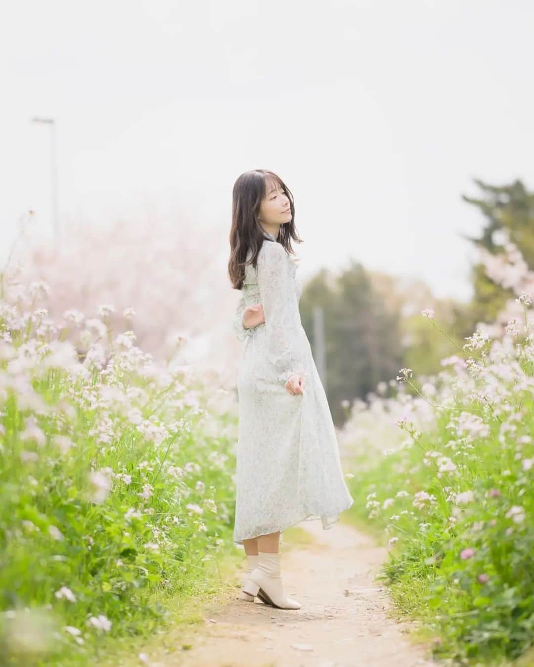 涼風あきさんのインスタグラム写真 - (涼風あきInstagram)「春だね～ 桜、本当にキレイ🌸                  . . #portraitphotography #ポートレート#東京カメラ部 #写真好きな人と繋がりたい #透明感のある世界 #jp_mood #サロンモデル #作品撮り #오오티디 #전신샷 #ポートレート撮影 #被写体 #fashion #japanesegirl #moodyports #camera #portrait #二子玉川 #cherryblossom #桜 #春」4月11日 22時19分 - s_aki69_