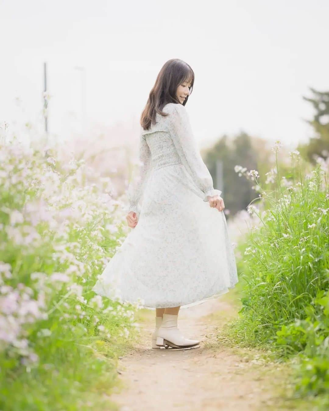 涼風あきさんのインスタグラム写真 - (涼風あきInstagram)「春だね～ 桜、本当にキレイ🌸                  . . #portraitphotography #ポートレート#東京カメラ部 #写真好きな人と繋がりたい #透明感のある世界 #jp_mood #サロンモデル #作品撮り #오오티디 #전신샷 #ポートレート撮影 #被写体 #fashion #japanesegirl #moodyports #camera #portrait #二子玉川 #cherryblossom #桜 #春」4月11日 22時19分 - s_aki69_