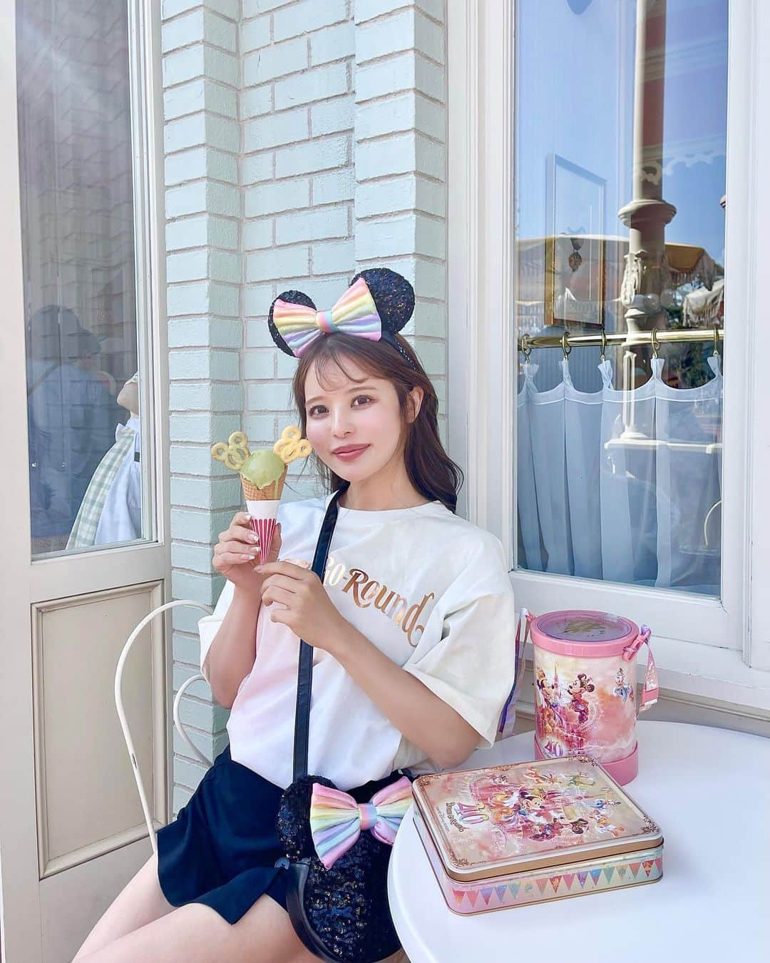 小沼瑞季さんのインスタグラム写真 - (小沼瑞季Instagram)「🍨🩵🍨🩵 ⁡ ⁡ アイスクリームコーンのアイスに 40周年のクッキーをさしてみたら 可愛くなった😆💘🌈 ⁡ 久しぶりにアレンジしたけどやっぱり可愛い🩵 ⁡ ⁡ #tokyodisneyland #disneyland #disneyfood #disneysweets #東京ディズニーランド #ディズニースイーツ #アイスクリームコーン #ディズニーフード #新作カチューシャ #ディズニーグッズ #ディズニーカチューシャ #ミニーバウンド #ミニーコーデ #みいきディズニー🏰💞」4月11日 22時23分 - mizukikonuma