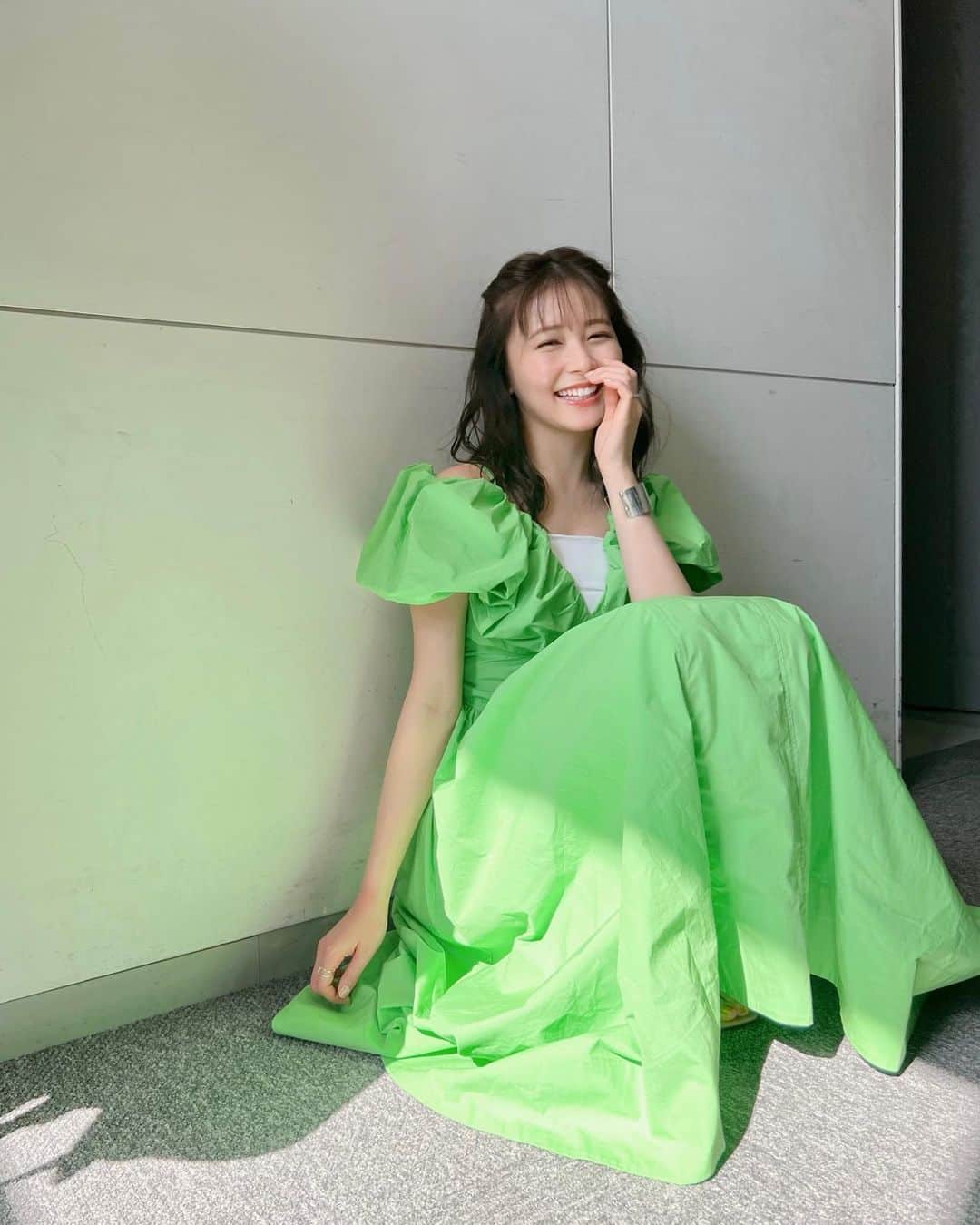 久間田琳加さんのインスタグラム写真 - (久間田琳加Instagram)「大阪〜〜〜！🤍 おとななじみ〜〜〜！ 夜ご飯に串カツを食べに行ったよ〜  「スローでイージーなルーティーンで」 ありがとうございました！ スロイジの温かさにいつも癒されます☺️ そして、明日9:50〜カンテレ「よ〜いドン！」 井上さんと生出演します！ そのあと18:00〜は、 TOHOシネマズららぽーと門真オープン記念舞台挨拶に登壇します！ 盛りだくさんな1日です🌸 #スロイジ　#おとななじみ」4月11日 22時51分 - rinka_kumada0223