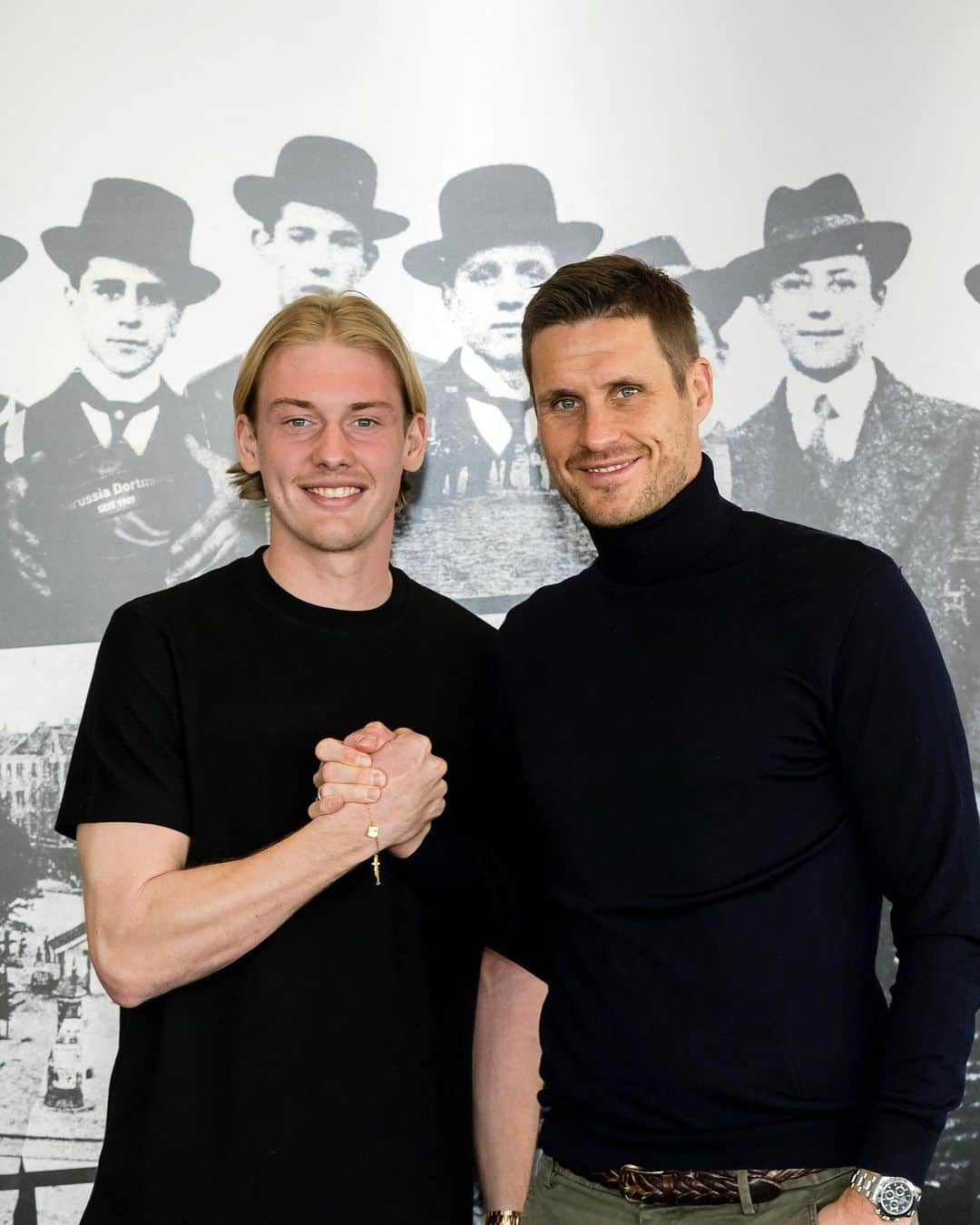 ユリアン・ブラントさんのインスタグラム写真 - (ユリアン・ブラントInstagram)「Signed and sealed ✍️🤝」4月11日 22時44分 - julianbrandt