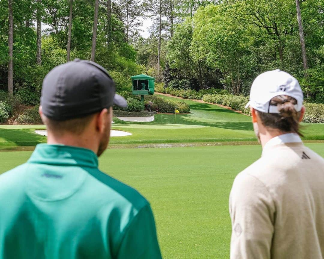 ガレス・ベイルさんのインスタグラム写真 - (ガレス・ベイルInstagram)「Special feeling to spend Easter Sunday at Augusta! Congrats to @jonrahm on the victory 👏🏼 @themasters」4月11日 22時48分 - garethbale11