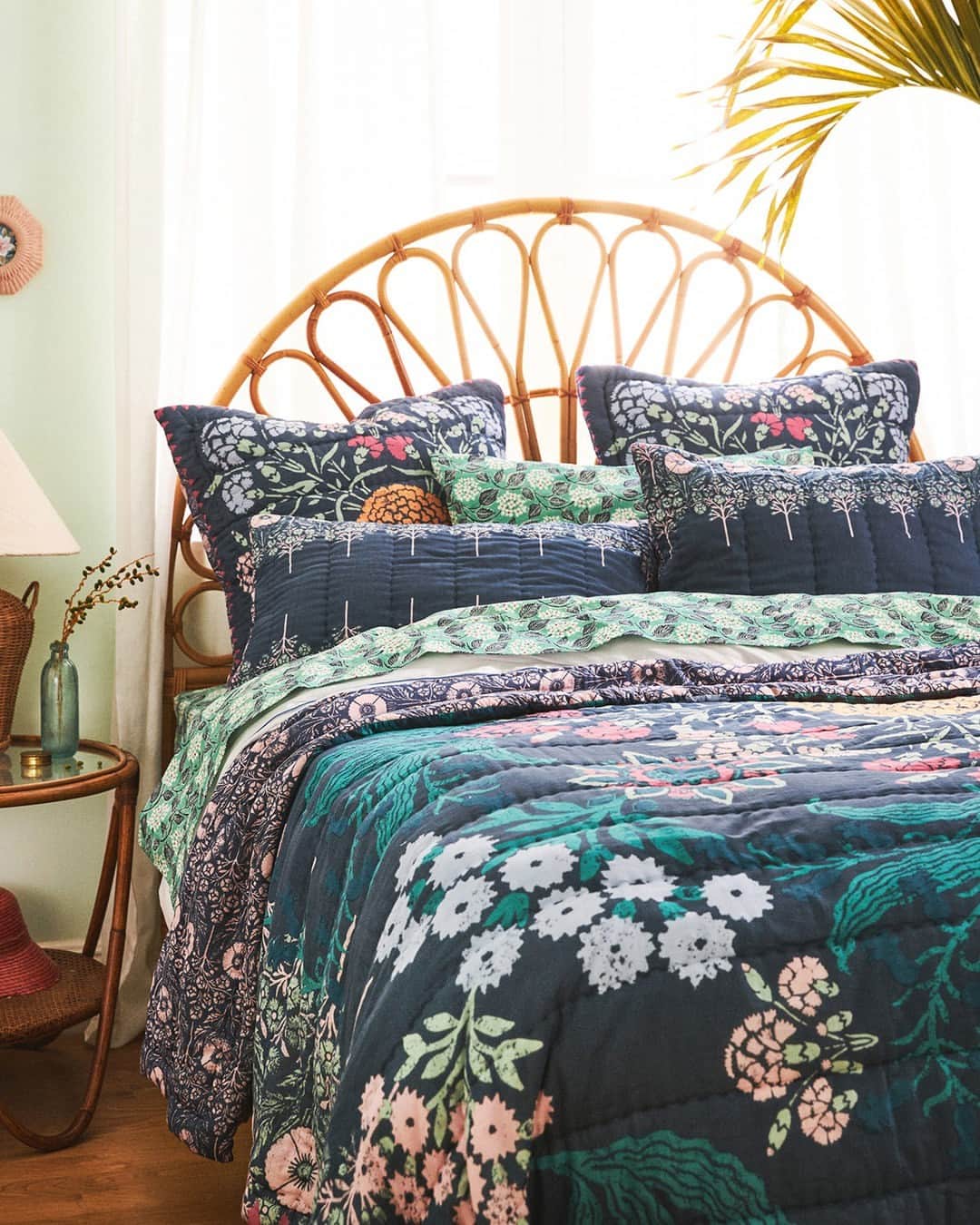 Anthropologieのインスタグラム：「Suite dreams are made these! Make the guest room grand with fresh-picked faves from our exclusive @ellenmerchant collab. [link in bio to shop the only-at-Anthro collection] 🌸」