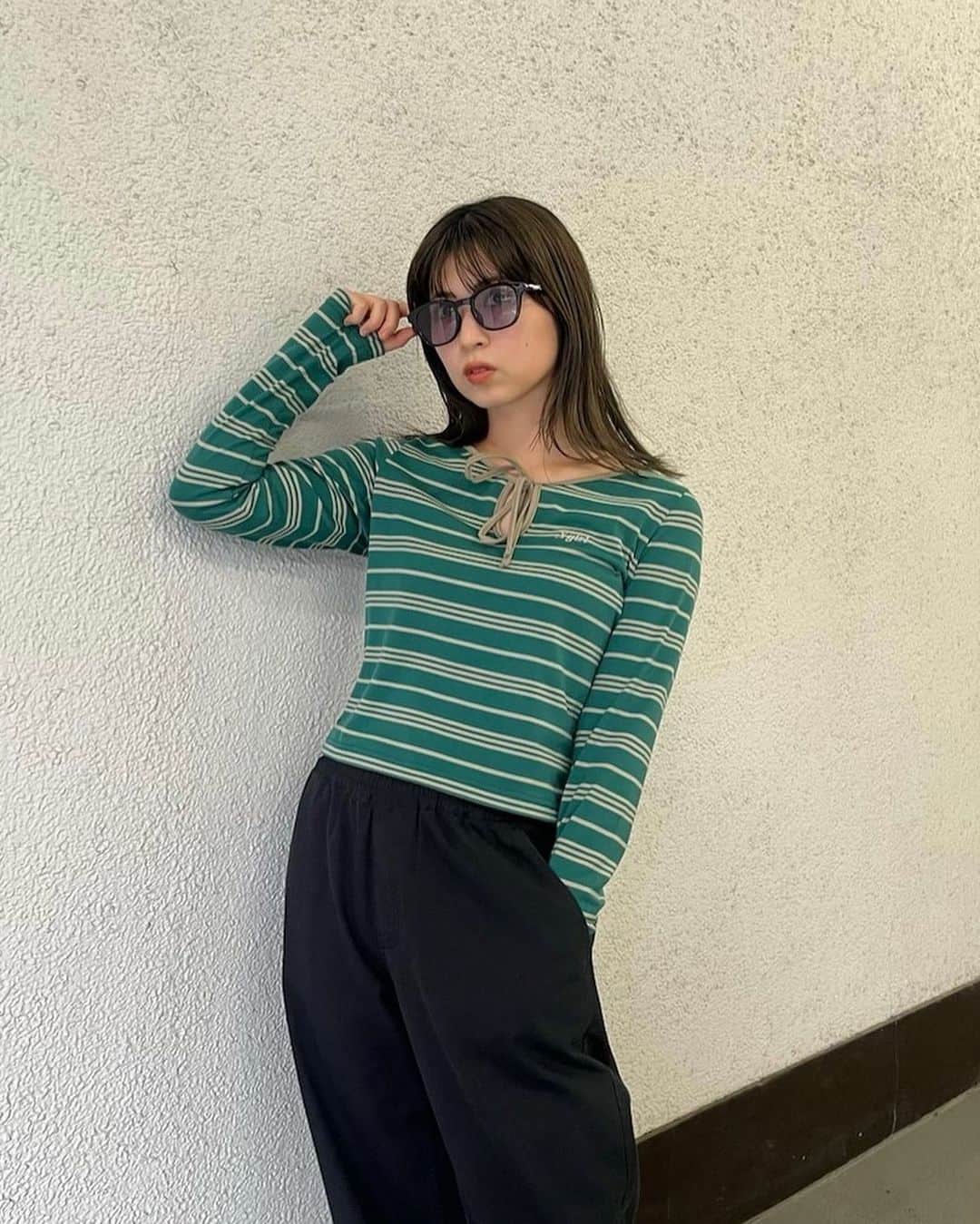 XGIRL_ootdさんのインスタグラム写真 - (XGIRL_ootdInstagram)「#xgirl_ootd  @pyn0504 151cm 　 X-girl STAFF 　 ------------------------------------ ▪️STRIPED TEARDROP TOP ￥7,700(税込) ▪️TWILL EASY PANTS ￥9,900(税込) ▪️MILLS LOGO SUNGLASSES ￥3,300(税込) ------------------------------------ 　 #xgirl #xgirljp #xgirlus #エックスガール #ストリートコーデ #春コーデ #春服 #カラーコーデ #低身長コーデ #サングラス #y2k #y2kファッション #y2kstyle」4月11日 23時02分 - xgirl_ootd