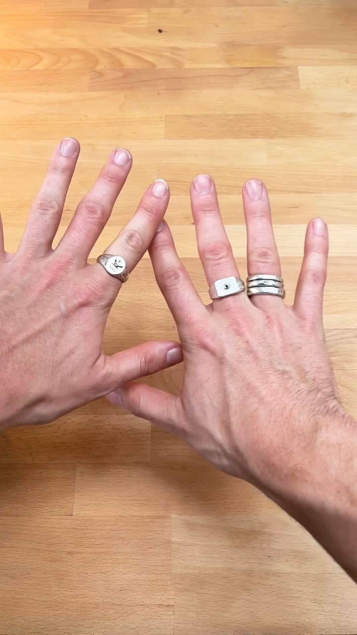 Jackson Harriesのインスタグラム：「I don’t think I’ve ever posted an unboxing video before… but the process of opening these rings was too damn satisfying.   I’ve always found it hard to find good mens jewellery but these pieces by @saltydagger are the 💣. Slowly crafted from recycled silver. Thanks for sending them over!! 💍」