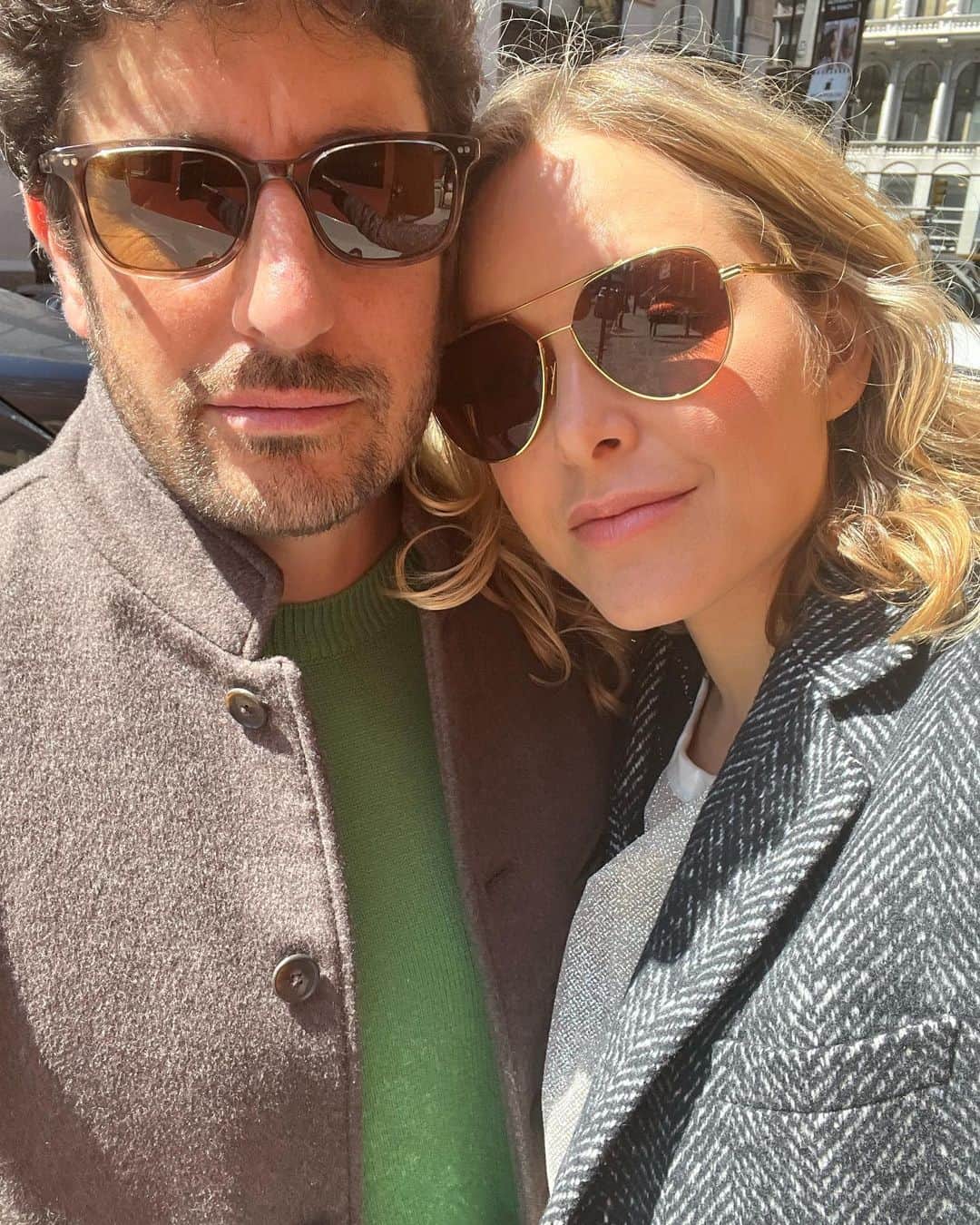 ジェニー・モレンのインスタグラム：「Love us!」