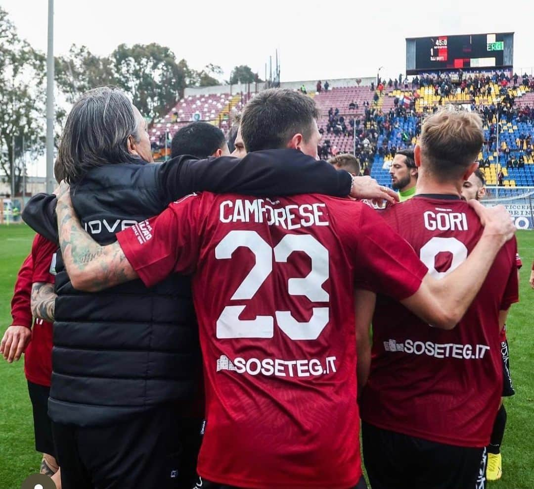 フィリッポ・インザーギのインスタグラム：「48 punti! Ce li siamo sudati tutti!  Avanti così ragazzi e testa alla prossima 💪🇱🇻」