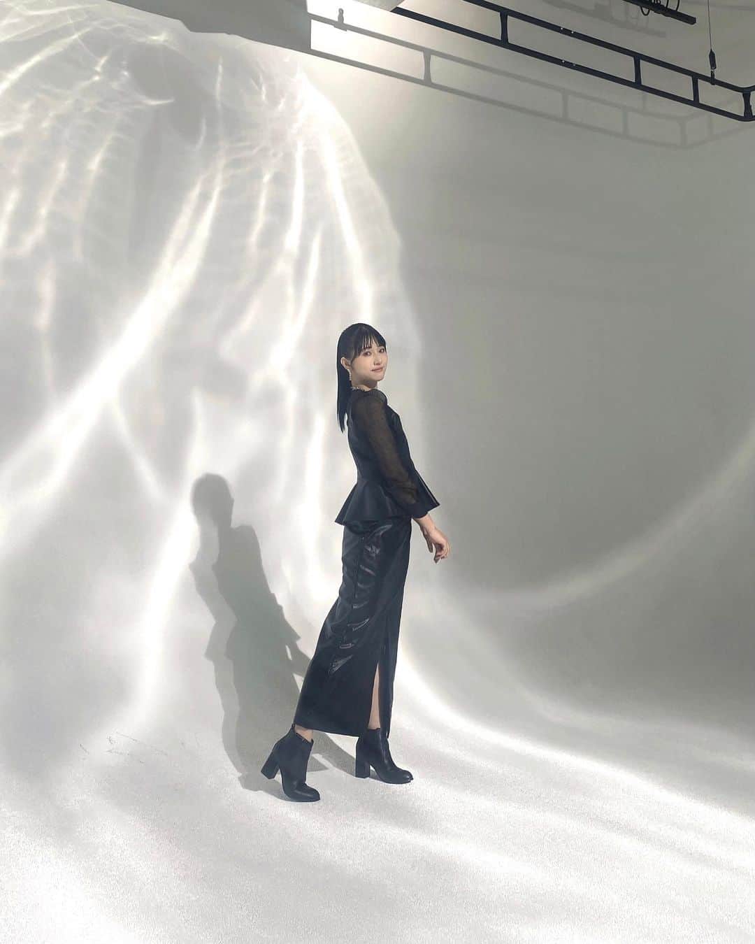 蟹沢萌子さんのインスタグラム写真 - (蟹沢萌子Instagram)「- ≠ME 6th single 「天使は何処へ」 いよいよ明日 4/12 発売です🪶  ジャケ写の時の📸」4月11日 23時32分 - kanisawa_moeko_