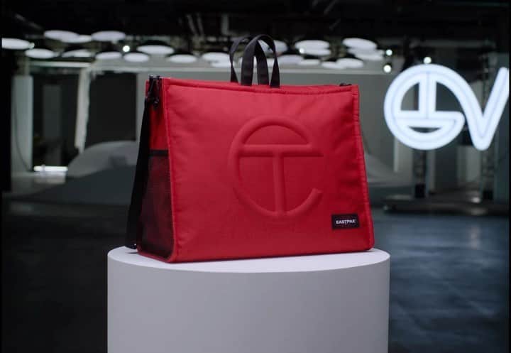イーストパックのインスタグラム：「🔊NEW COLORS!!🔊RED + DARK OLIVE TELFAR x EASTPAK drop THURSDAY 4/13 NOON ET   🛒 SHOP.TELFAR.NET   @eastpak」