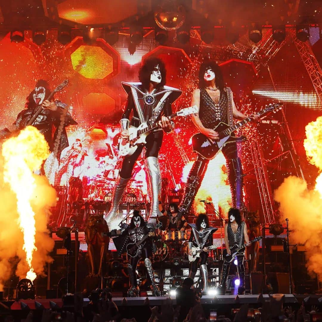 KISSのインスタグラム：「TOMORROW! Our FINAL South American Tour opens in Manaus, Brazil! See you there, #KISSARMY! #EndOfTheRoadTour   #Brazil #Colombia #Argentina #Chile   KISSOnline.com/Tour」