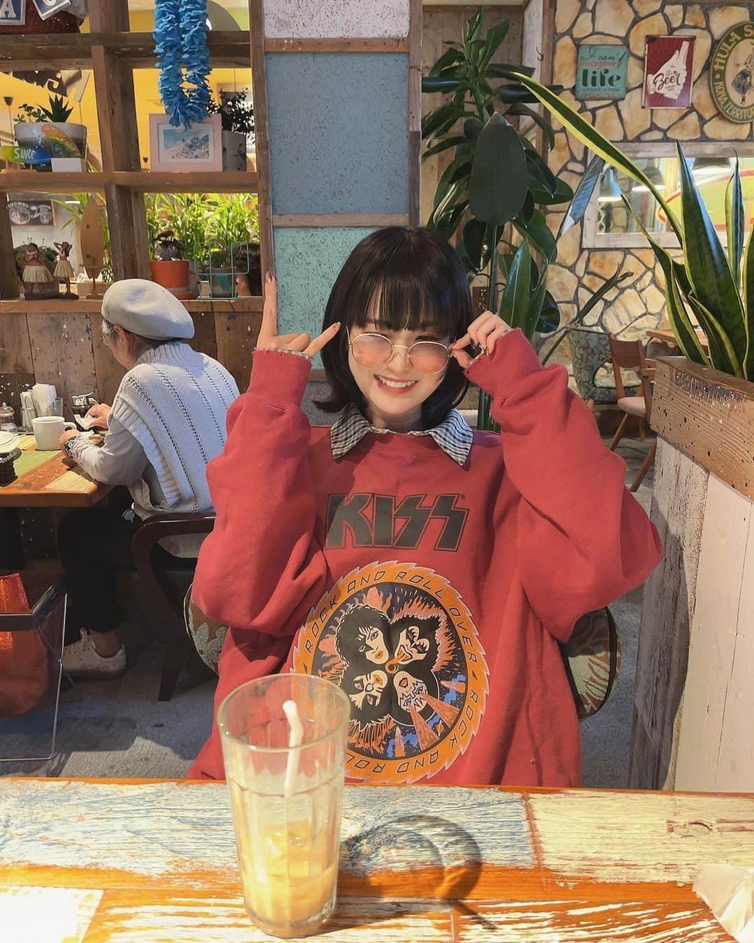香田メイのインスタグラム：「さんぐらすをうまくつかいこなしたい😎」