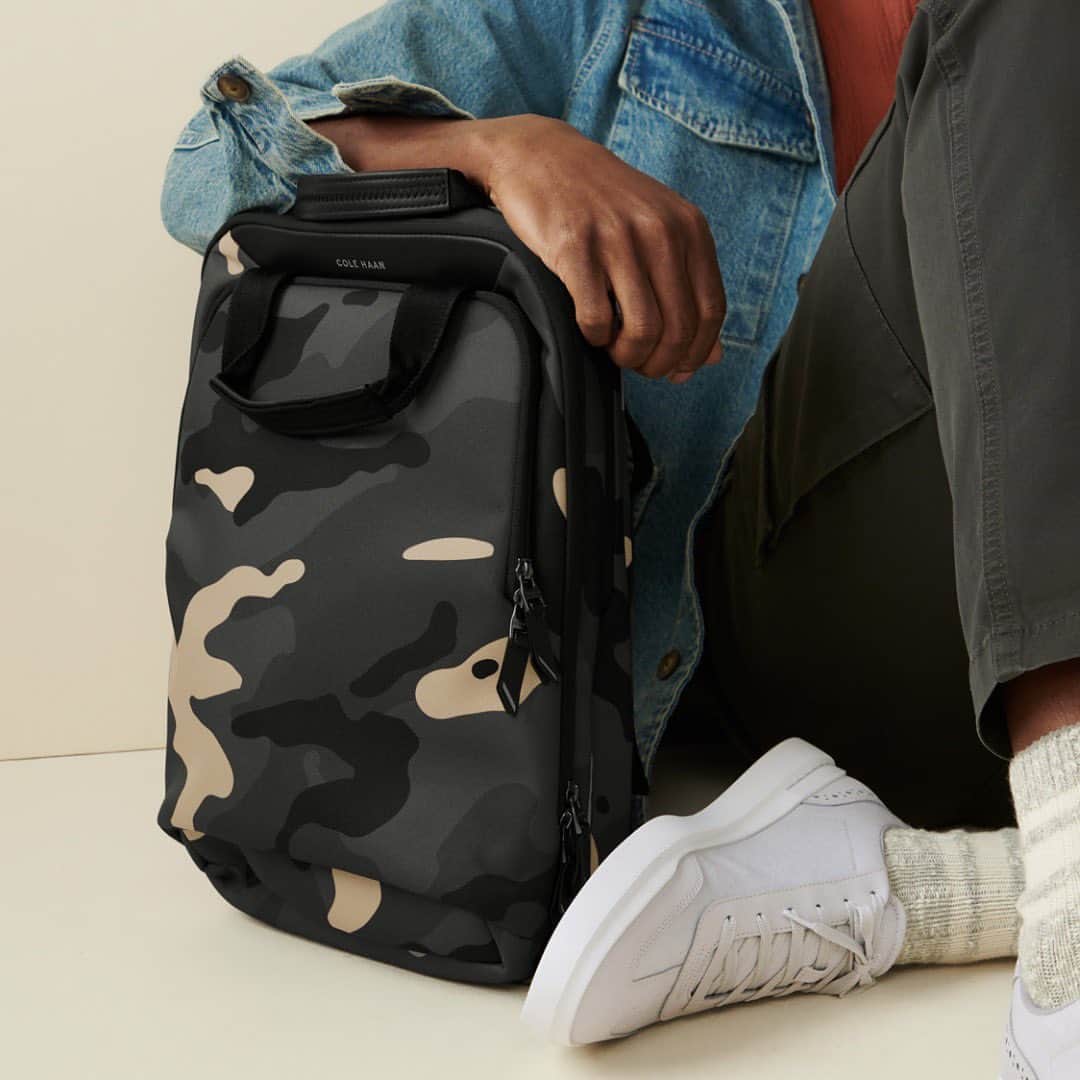 Cole Haanさんのインスタグラム写真 - (Cole HaanInstagram)「Kick it casual. Tap to score our latest court classic: the GrandPrø Rally T-Toe Sneaker. Pairs perfectly with our fan-fave backpack.」4月11日 23時50分 - colehaan