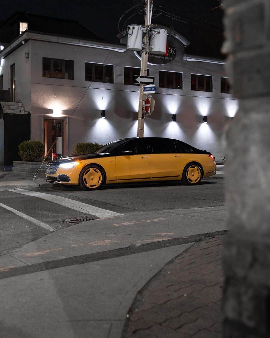 のインスタグラム：「1 of 150 Virgil Abloh edition #S680 #Maybach  📸 @toronto_supercar_spotting  @champagnepapi @tonybet  #carswithoutlimits #ma」