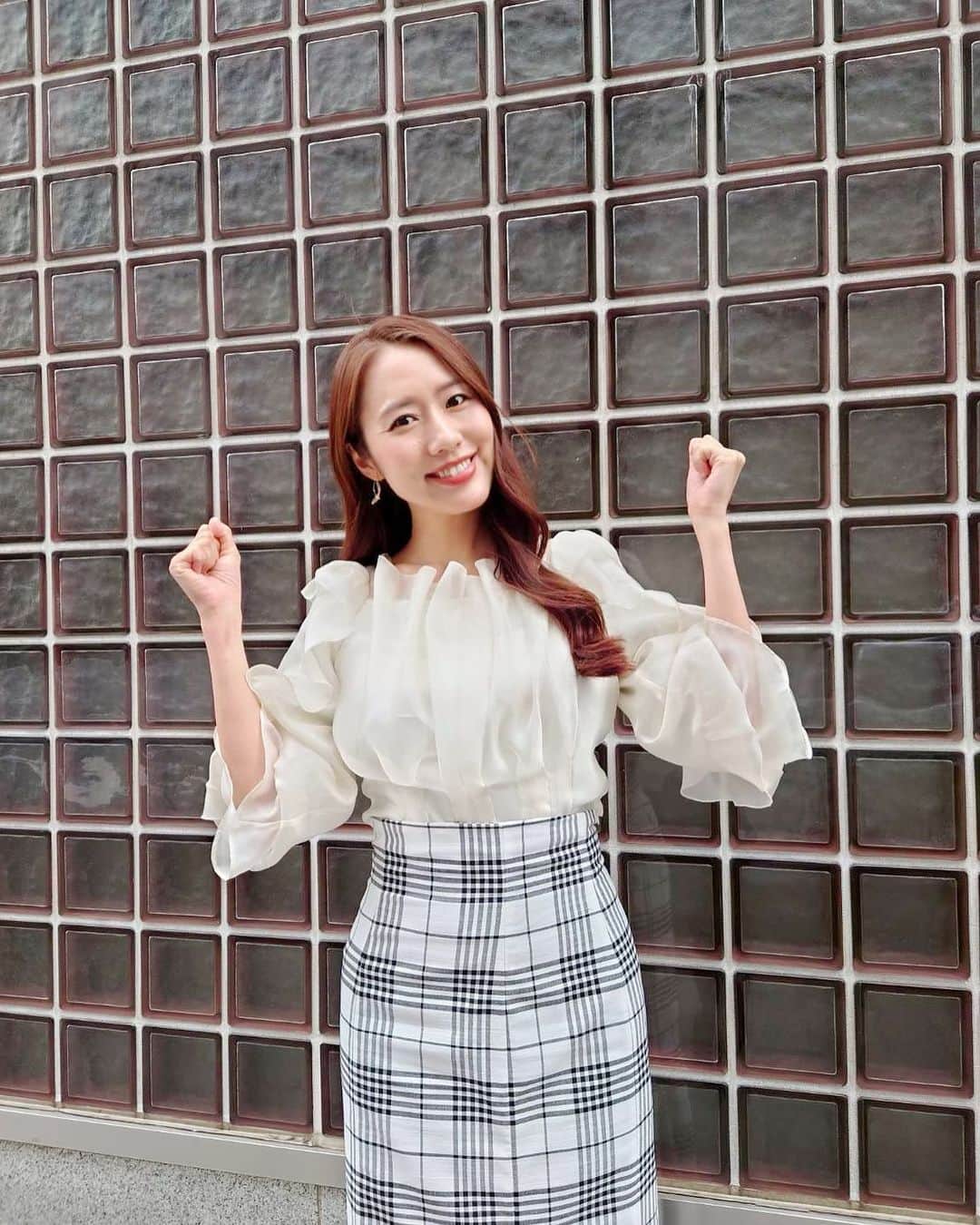 守永真彩のインスタグラム：「. . 実は...今日は私にとって 芸能生活14周年記念日でした🤍  いつも応援してくださる皆様、 そしてお仕事でお世話になっている皆様に 感謝の気持ちでいっぱいです☺️✨  ありがたい事に年を重ねれば重ねるほど、お仕事が楽しくなっています😊  もちろん14年前もお仕事は楽しかったのですが！年を重ねるにつれてお仕事の楽しみ方も変わってきたように感じます。  14年前にがむしゃらに頑張っていた自分も。 今の自分も。 どちらも私である事に変わりはありません。 そして、成長していきたい気持ちも変わりありません。  これからも前を向いて精進してまいります。  「守永真彩」15歳突入！笑 これからもどうぞ、よろしくお願いいたします 💕  #芸能生活 #14周年 #4月11日　 #ありがたい事に #デビューしてからずっとレギュラーが途絶えたことがありません #奇跡 #感謝です」