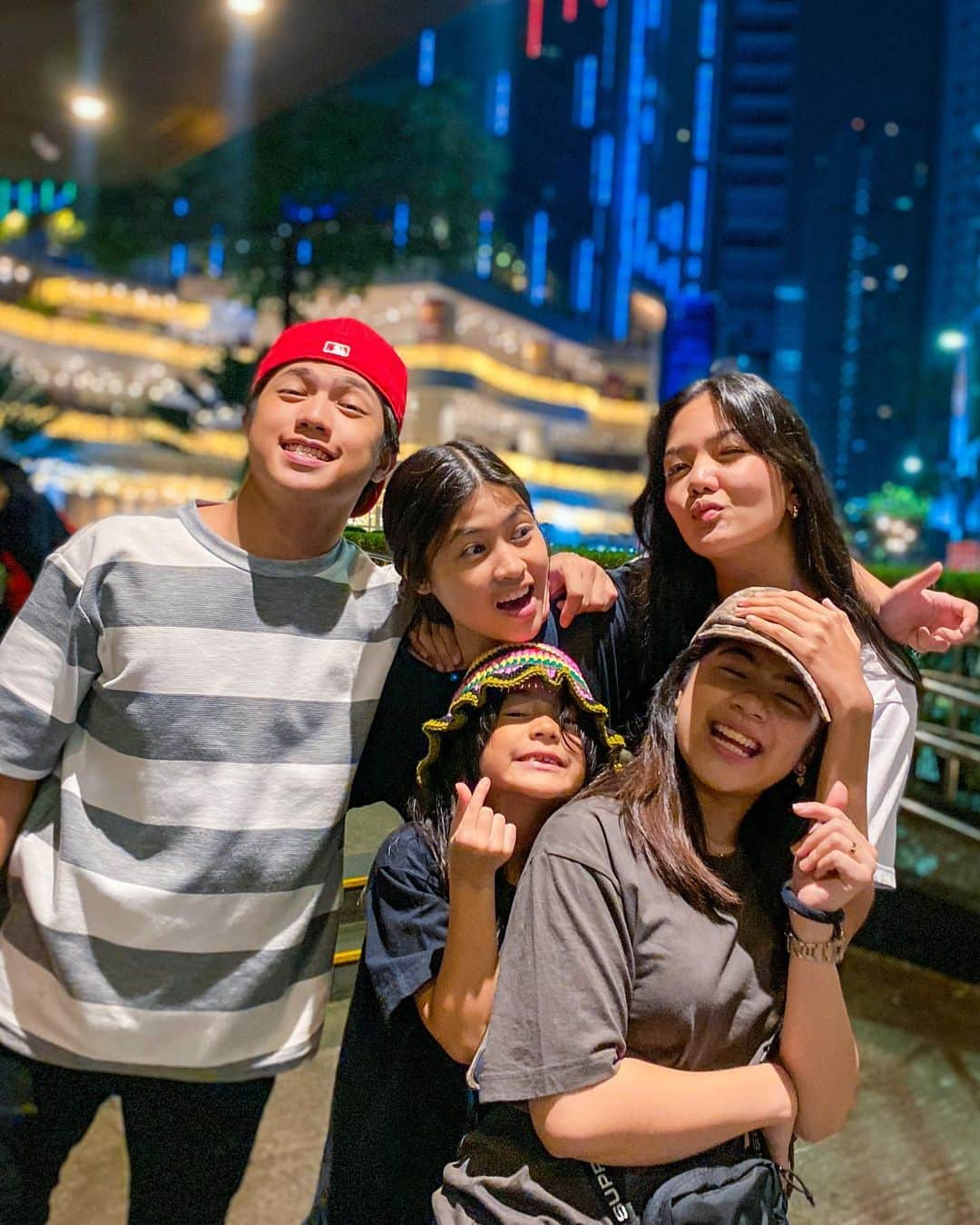 Ranz Kyleさんのインスタグラム写真 - (Ranz KyleInstagram)「Happy Siblings Day! Aking magagandang kaptid😁💯 #nationalsiblingday」4月12日 0時10分 - ranzkyle