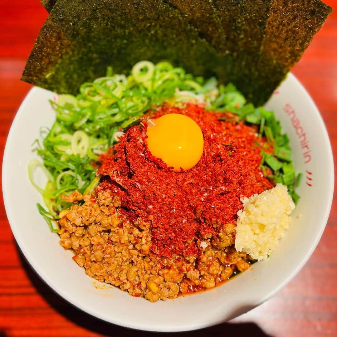 Nakajinさんのインスタグラム写真 - (NakajinInstagram)「ツアー中に食べたラーメンコレクション（の一部）  1.麺匠 佐蔵（松本） 2.博龍軒（福岡） 3.ぺぺらーめん（大阪） 4.MEN YARD FIGHT（横浜） 5.鯱輪（名古屋） 6.麺匠ぼんてん（宮城） 7.三代目 月見軒 札幌駅北口店（北海道） 8.らーめん 小僧（大阪） 9.伏竜（郡山） 10.信濃神麺 烈士洵名（東京）  #fafrotskies」4月12日 0時07分 - nakajin