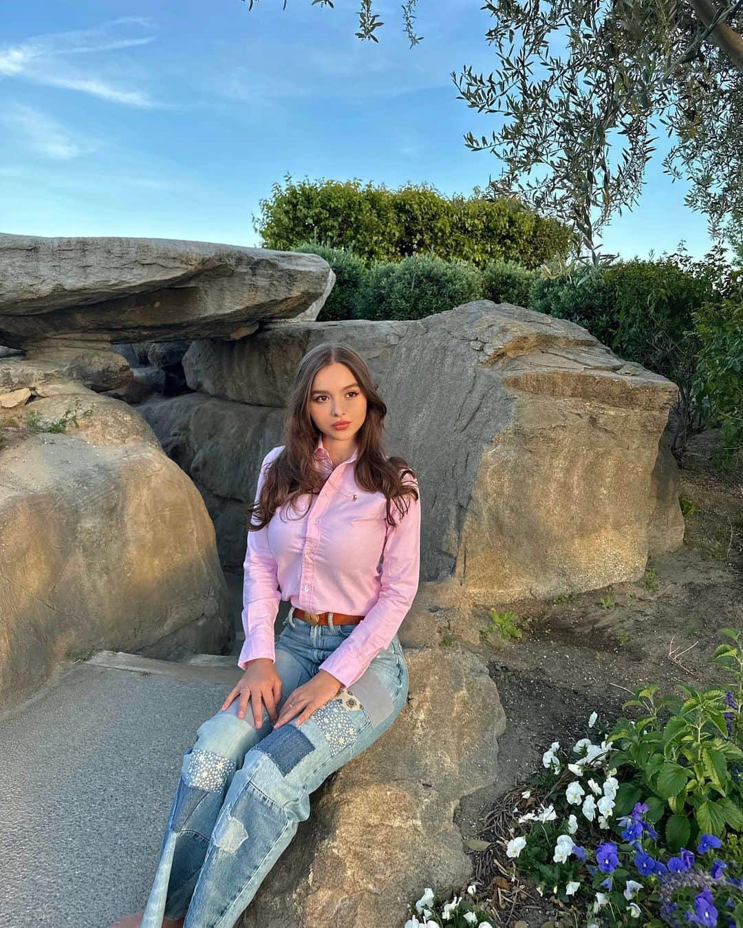 SOPHIE ROSEのインスタグラム：「home away from home 💕💐🐰🐣」