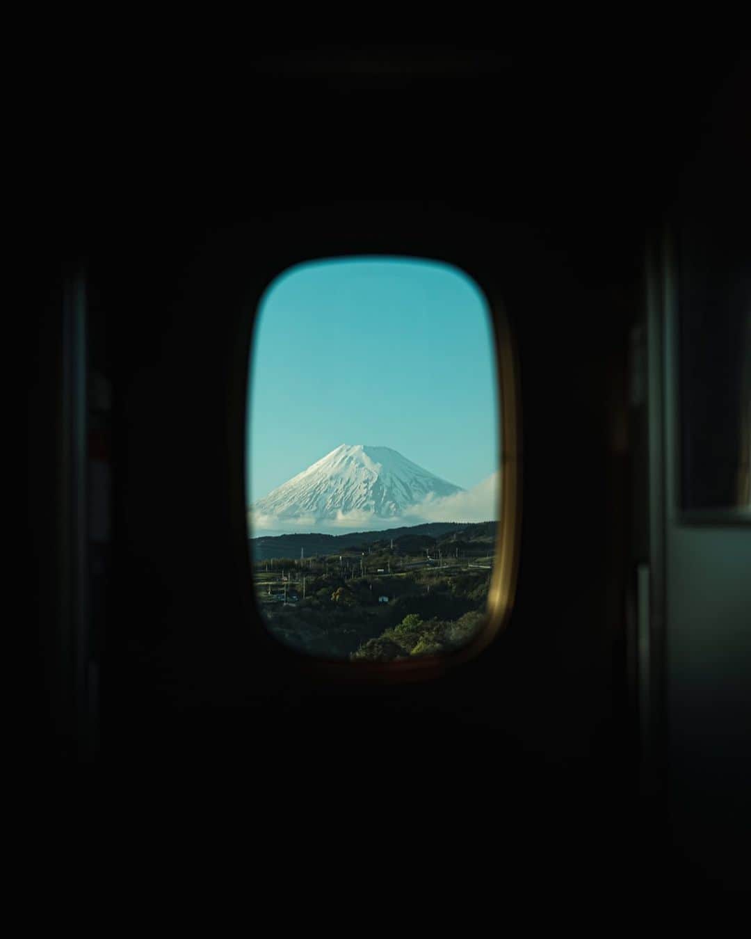 のインスタグラム：「車窓から #車窓 #富士山 #mtfujijapan #東海道新幹線 #shinkansen」