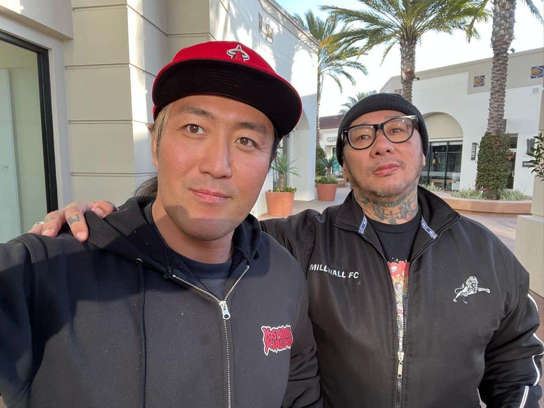 のインスタグラム：「w/ my buddy @tokyohiro  He is a man💪☠️ #losangeles」