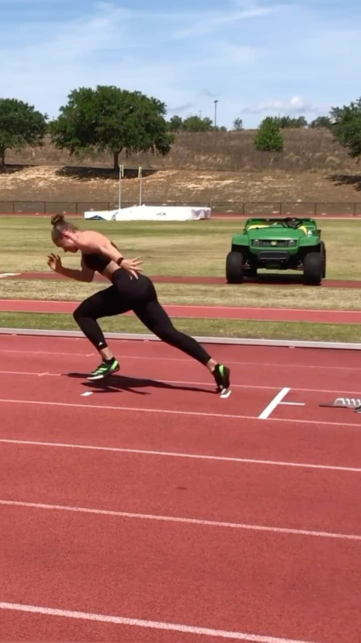 ジーナ・ルケンケムペルのインスタグラム：「Still working on my masterpiece 🔥 it’s race week 🔥  #teamlückenkemper #teamlueckenkemper #trackandfield #leichtathletik #tracklife」