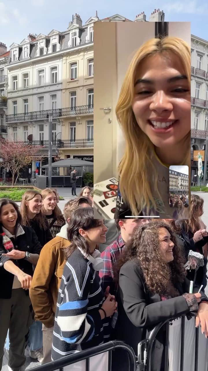 ヘイリー・キヨコのインスタグラム：「Got to FaceTime some of you lined up for the Brussels show tonight, you all are amazing ilysm 🫶🏼☺️」