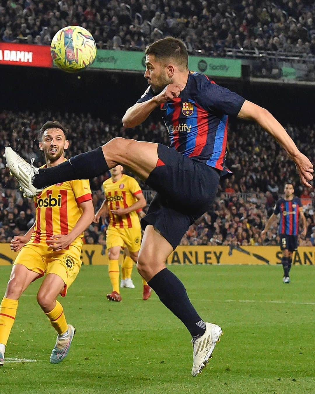 ジョルディ・アルバさんのインスタグラム写真 - (ジョルディ・アルバInstagram)「⚔️🔵🔴 @fcbarcelona」4月12日 1時10分 - jordialbaoficial