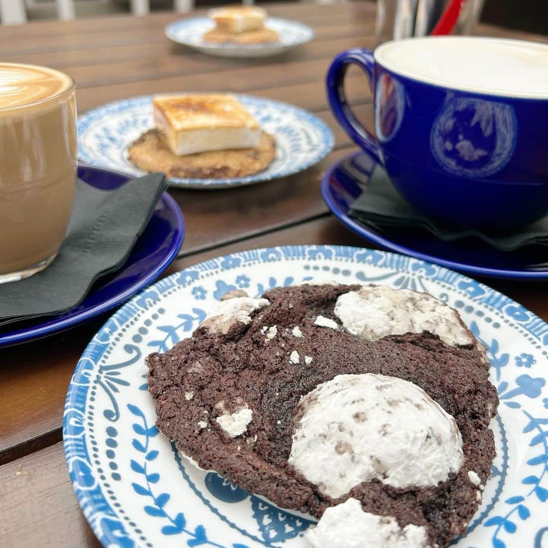 渡辺未詩（ミウ）のインスタグラム：「. アメリカ最後にギリギリで行ったカフェ！🍪🤍 . おいしかった！！！ . #アメリカ #カフェ #cafe #breakfast #cookie #kawaii」