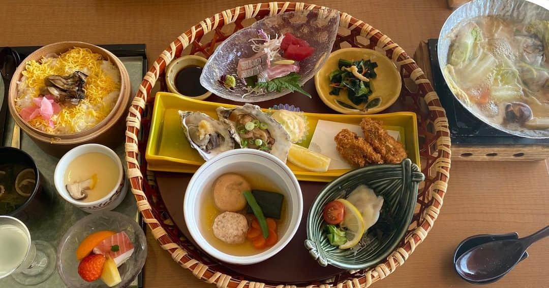 横田萌のインスタグラム：「. . 牡蠣御膳🦪💕  #万葉の岬 #牡蠣 #カキ #兵庫観光 #兵庫グルメ」