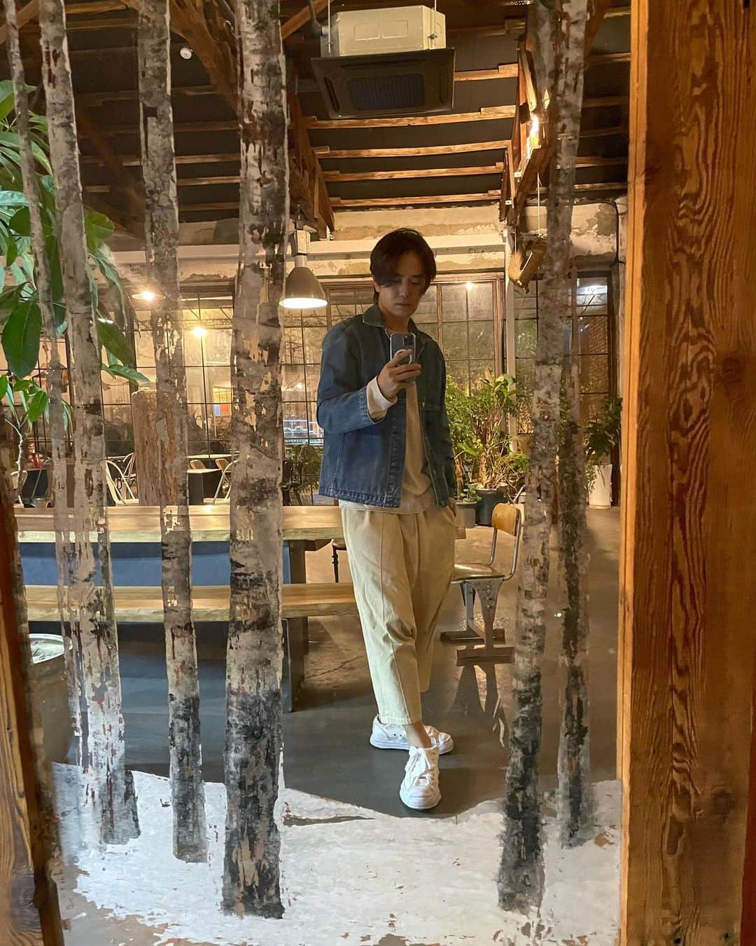オン・ジュワンのインスタグラム：「마지막 긴머리였다. 미련없이 자르자.」