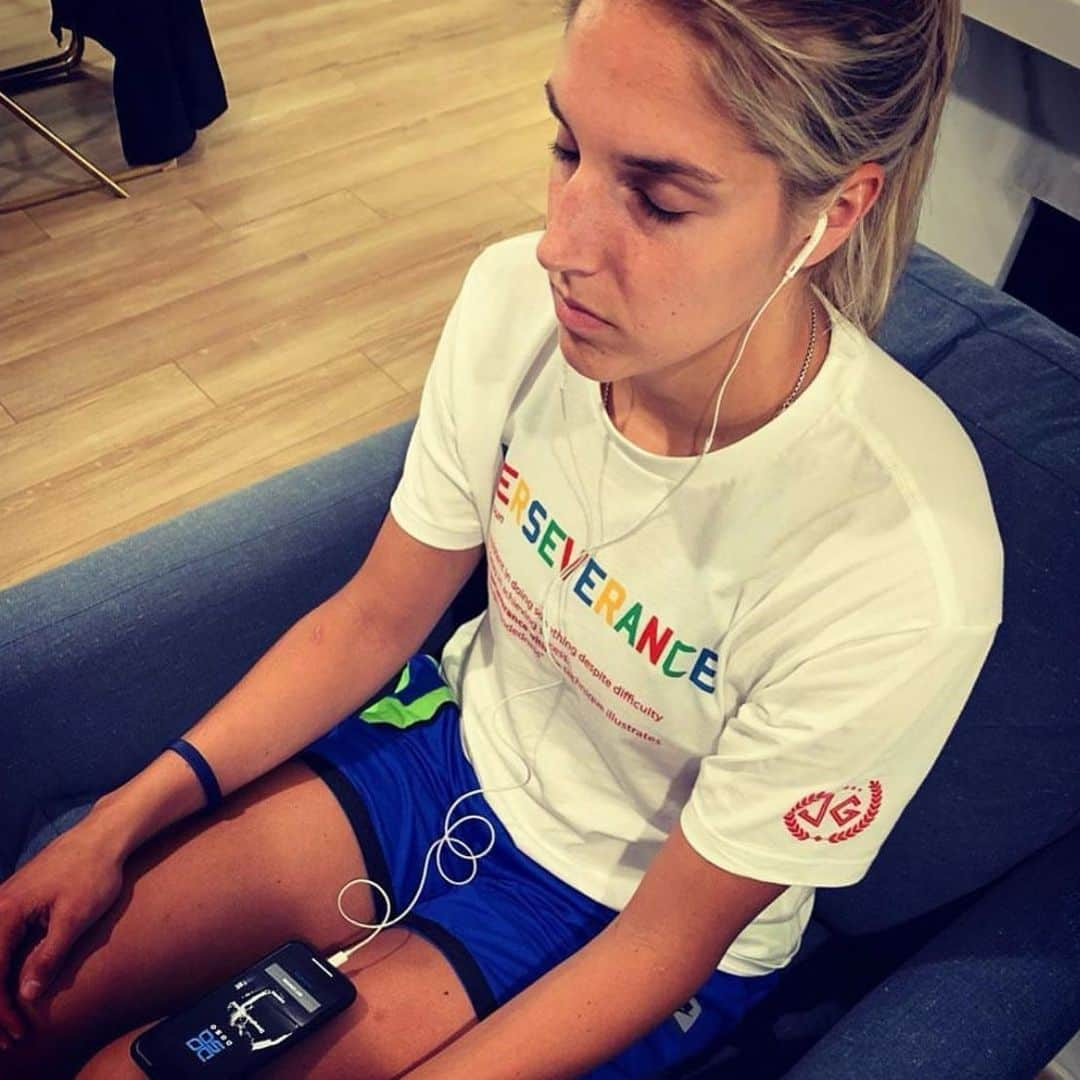 エレーナ・デレ・ダンのインスタグラム：「Even the best athletes need time to recharge and refocus. Elena Delle Donne, WNBA superstar, takes time out of her busy schedule to use DoSo's mindset exercise app to meditate and build her mental game. Don't underestimate the power of mental preparation.   Try DoSo and take your game to the next level.   #mindfulness #meditation #sportspsychology #DoSo #mentalgame #athlete #WNBA #ElenaDelleDonne」