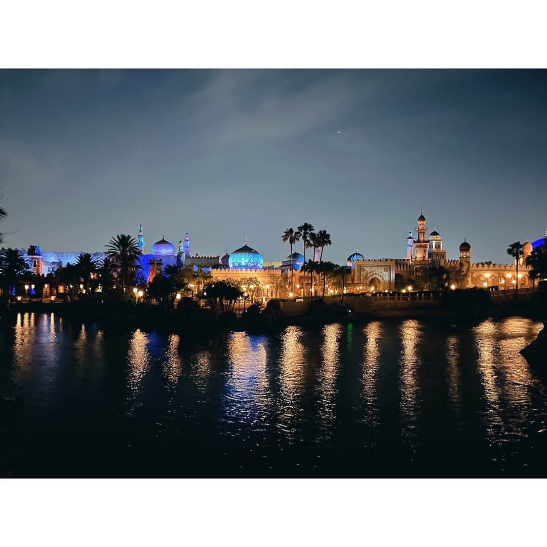 木下晴香のインスタグラム：「🐳🌏🌋  My favorite view ♡」