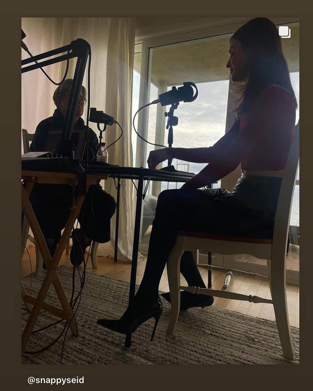 のインスタグラム：「how did u like the dylan conversation @dylanmulvaney #onward podcast」