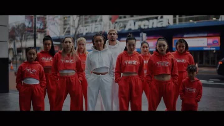 ARU【アル】のインスタグラム：「NBA halftime show🏀🇺🇸　@nba @washwizardsjp  Choreographer🧠　@nazuki_08  @aru_sakurada   🎥　@juunn8   今回ありがたいことに @nazuki_08 さんと共にNBAのHalftime showの振り付け、そして @nazuki_08 さんのアシストとしてアメリカへ行ってました。  夢のような舞台の制作に携われて本当に夢のようです。 めっちゃ思うこと書きたいことあるけど、とりあえずまた全編の動画ともに思いは書きたいと思います🤣🔥  人生楽しい🔥またまだ何があるかわからんね本当に🔥  #NBA #halftimeshow #Arusakurada」