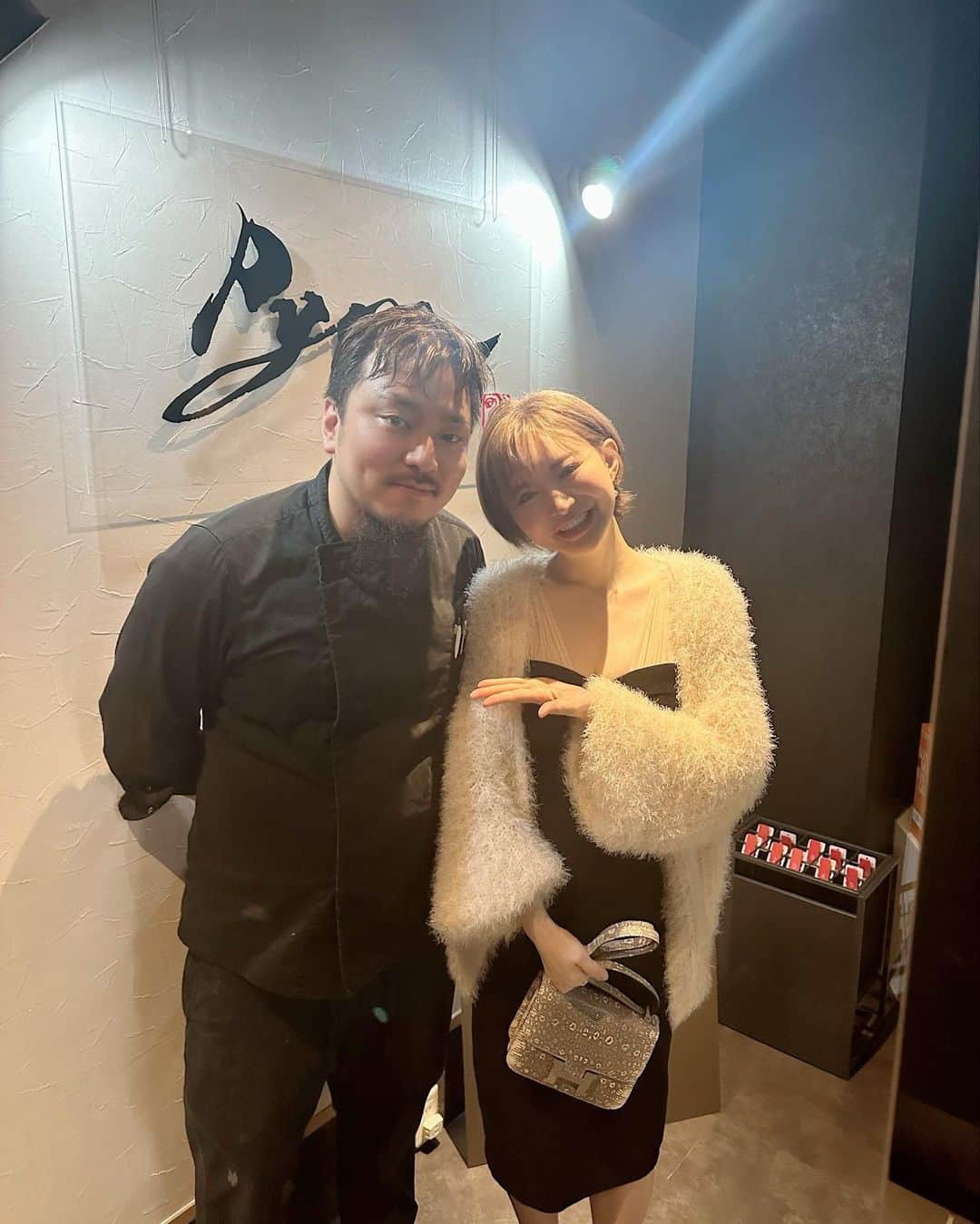 里美ゆりあのインスタグラム：「@pyon.nobu さんのお店に行ってきました😄  お腹いっぱい美味しい串揚げ&テキーラ飲まさせて頂きました♪  ぴょんちゃんありがとう😄  ご馳走様でした😊  #串揚げ #ぴょん #六本木 #roppongi」