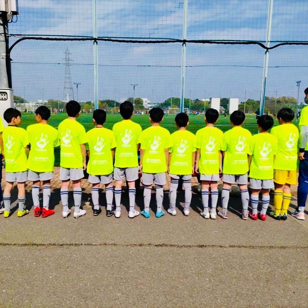 女子アナ47のインスタグラム：「フリーアナウンサーの多賀祐子です。 @yukotaga_baby_ana  小6の息子が金沢のサッカークラブチームに所属しているので、サッカーママ（通称サカママ）でもあります。  先日、東京・清瀬市で開催された「第7回清瀬・被災地交流サッカーフェスティバル～マケルモンカ！！福島復興大会～」に、息子たちも参加しました。参加した約60チームの選手は、東日本大震災を知らないU12世代。復興大会を通じて選手たちに伝えたい思いを、現地で取材しました。  詳しくはプロフィール欄にあるURLから【47発信プロジェクト】をご覧ください！   #女子アナ47 #フリーアナウンサー #地方創生 #47発信プロジェクト #サッカー #少年サッカー #清瀬市 #清瀬被災地交流サッカーフェスティバル #マケルモンカ#復興大会 #被災地支援 #石川県 #東京都 #福島県」