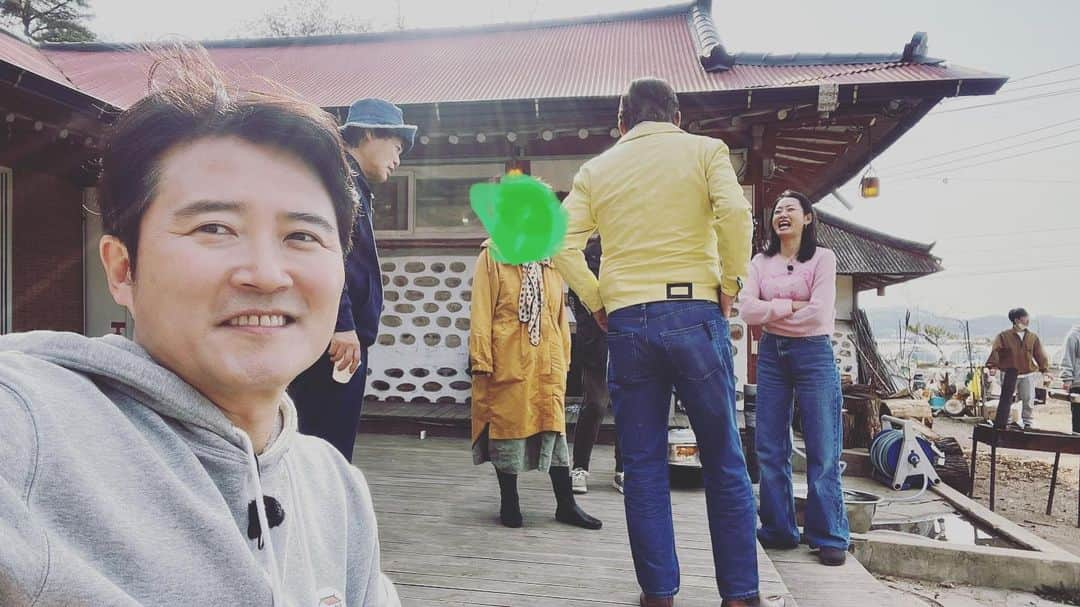 イム・ホさんのインスタグラム写真 - (イム・ホInstagram)「#tvnstory회장님네사람들 #손님이오셨습니다 #누구실까요 #반가운손님 #회장님네식구들 #즐거운하루 #전원일기 #금동이네 #강화도」4月12日 12時35分 - limho_official