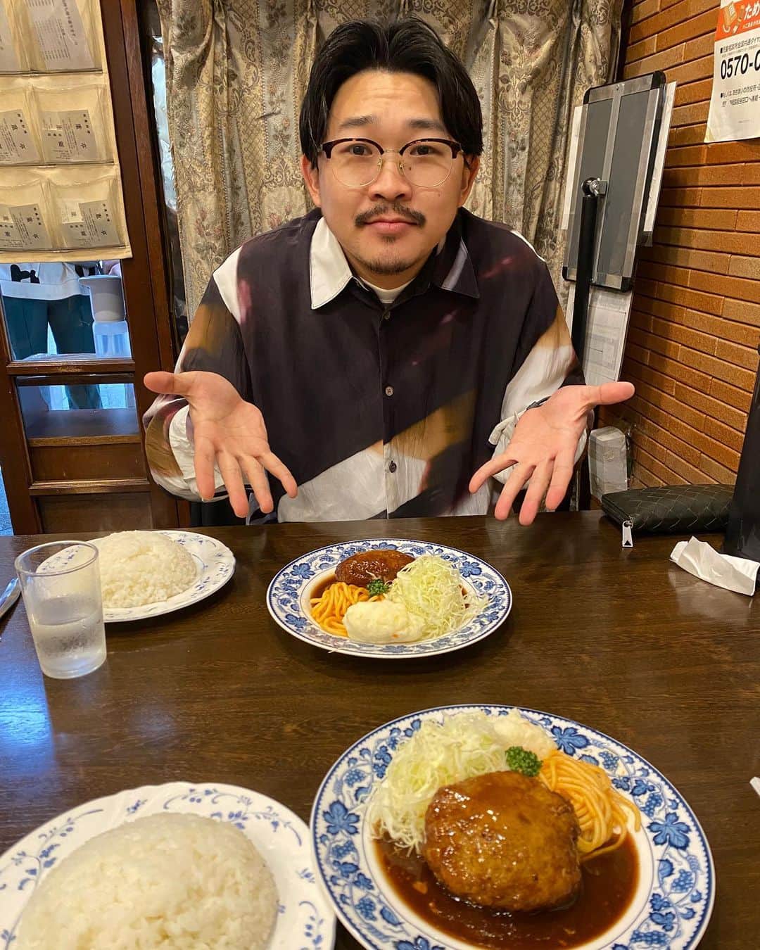 西村真二のインスタグラム：「* 一緒にNGK本公演出て合間でランチ。 些細なことだけど幸せじゃ。 こんな日がずっと続けばええのぅ。」