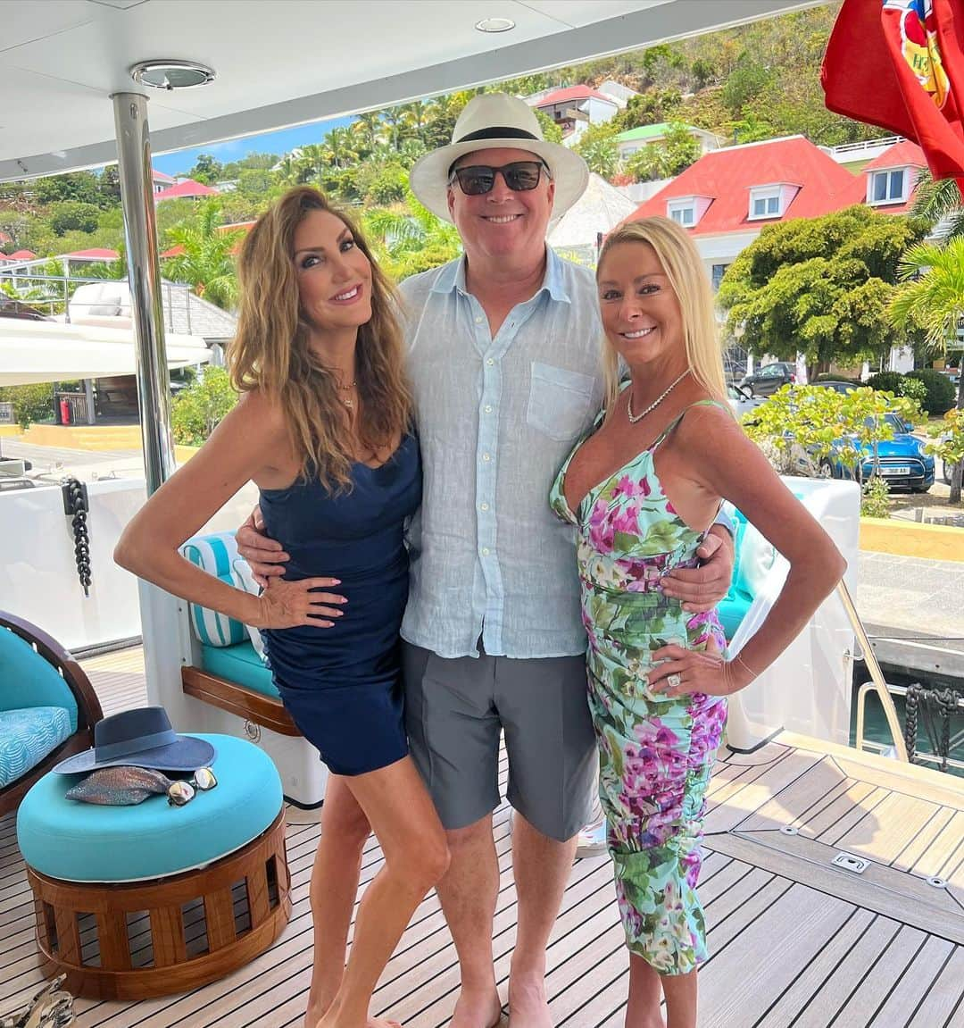 ヘザー・マクドナルドさんのインスタグラム写真 - (ヘザー・マクドナルドInstagram)「From #happyeaster brunch @er_stbarths with Peter and @asiajones101 #stbarths #vacation #juicyscoop」4月12日 3時56分 - heathermcdonald