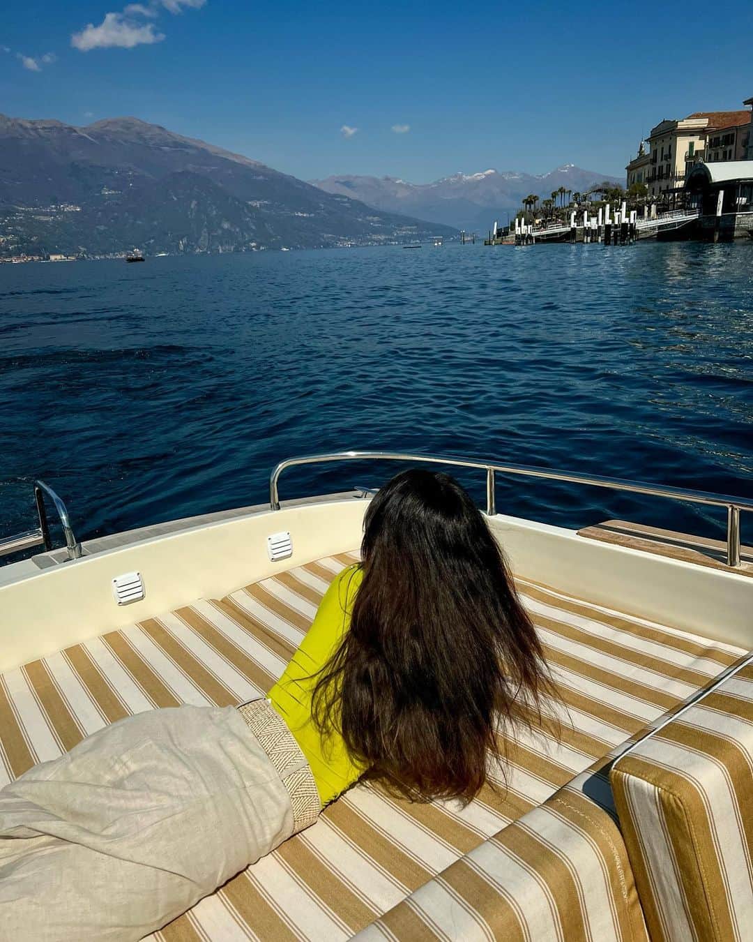 キラ・サントーロさんのインスタグラム写真 - (キラ・サントーロInstagram)「Lago di como 🇮🇹✨」4月12日 3時52分 - kyrasantoro