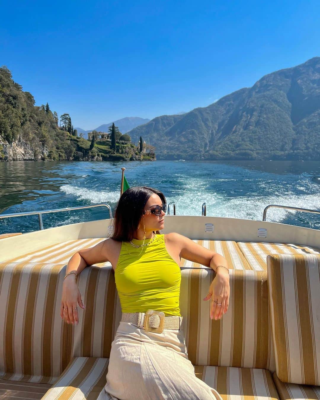 キラ・サントーロのインスタグラム：「Lago di como 🇮🇹✨」