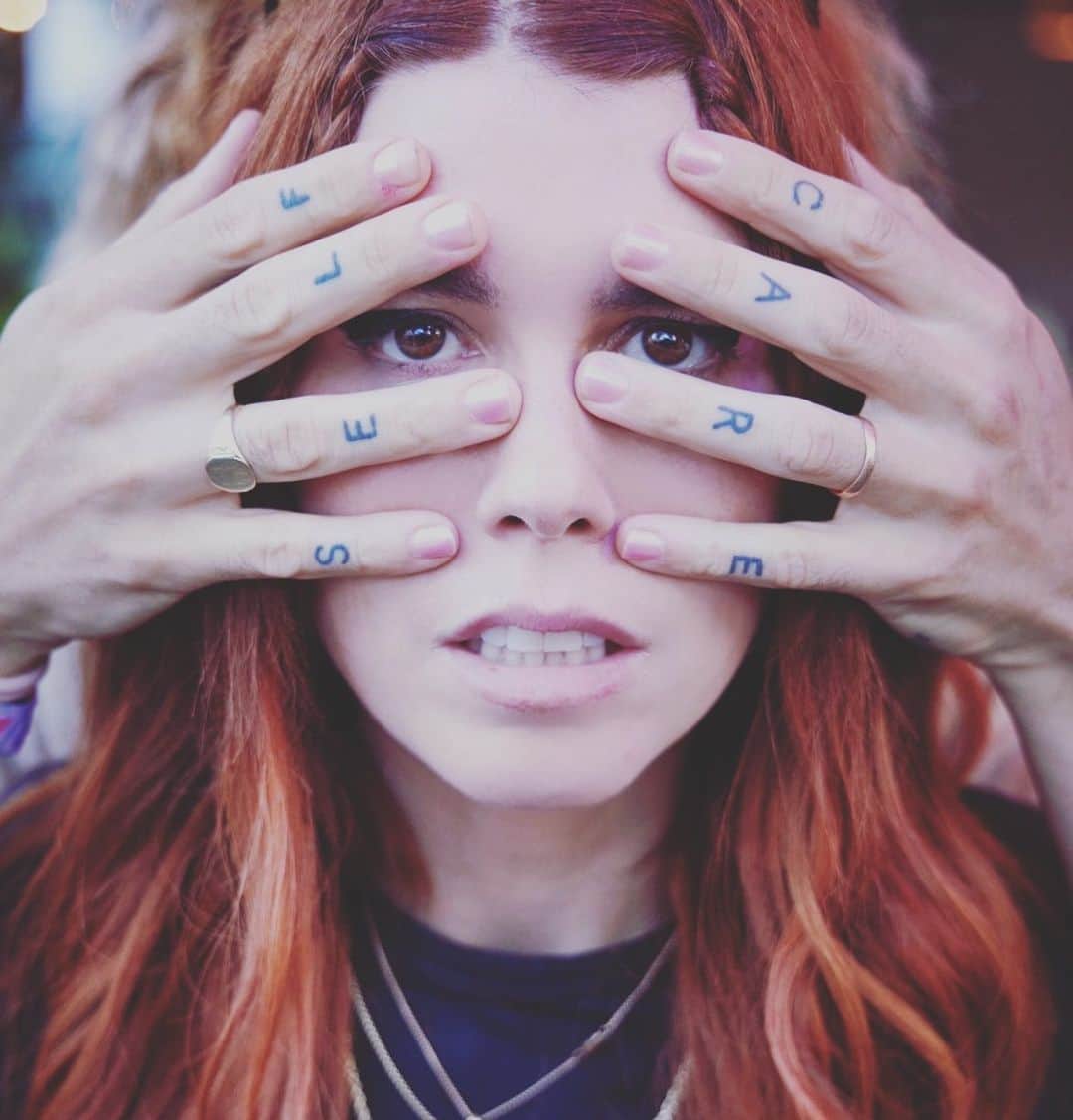 グループラブのインスタグラム：「@dannybones64 took this right after we played the ohana fest. I’m not on stage anymore but I’m not in my body yet. Just floating around somewhere else for a minute.」