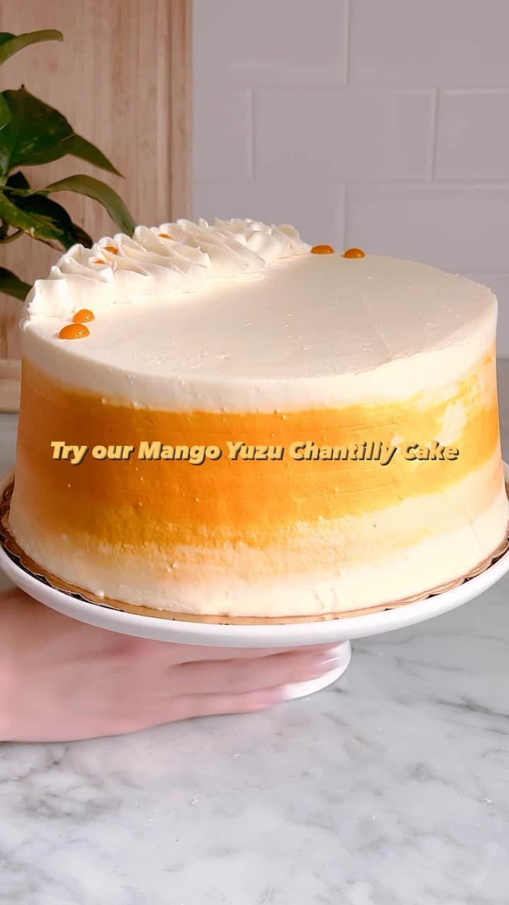 Whole Foods Marketのインスタグラム：「Layers of vanilla cake meet sweet-tart yuzu and mango Chantilly icing. 😍」