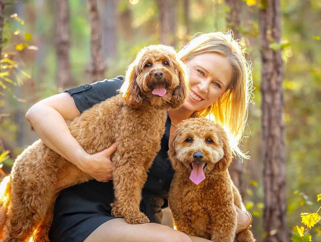 モーガン・プレッセルのインスタグラム：「Y’all know every day is #NationalPetDay around here! 🐾  📷 by the amazingly talented @gavriella_petphoto_boca_raton」